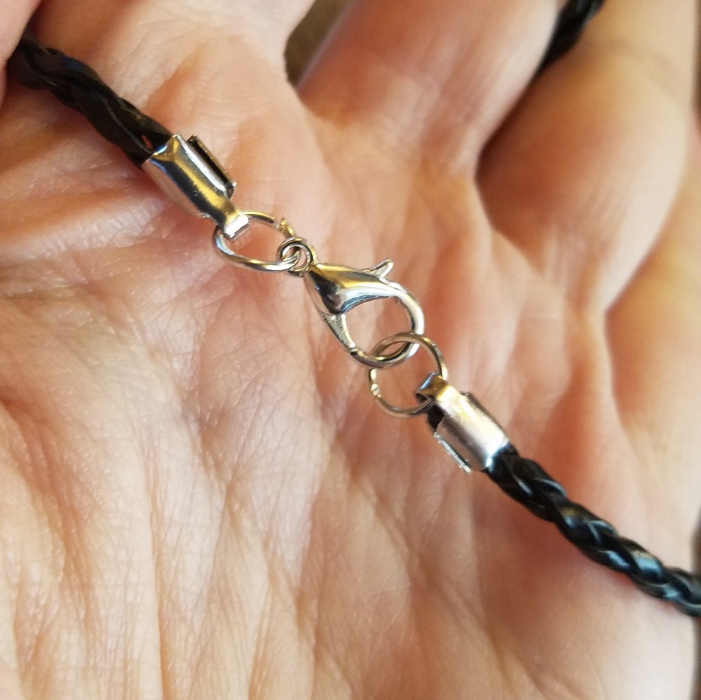 New Pewter Celtic Knot Triquetra Trinity Necklace - Picture 9 of 10